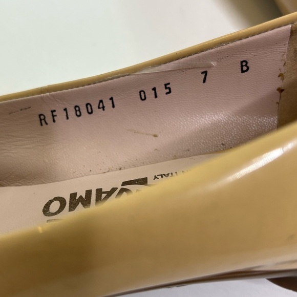 Salvatore Ferragamo Gold Flats with Bow - Picture 7 of 9